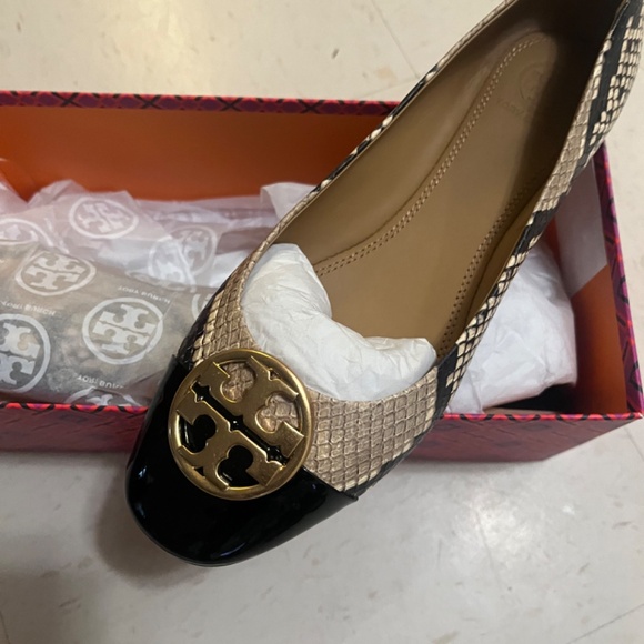 Shoes - Picture 3 of 4